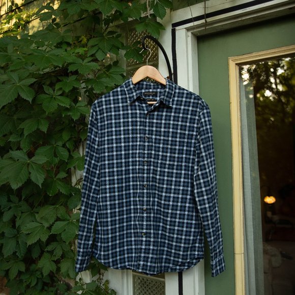 Banana Republic Luxe Flannel - Picture 1 of 3